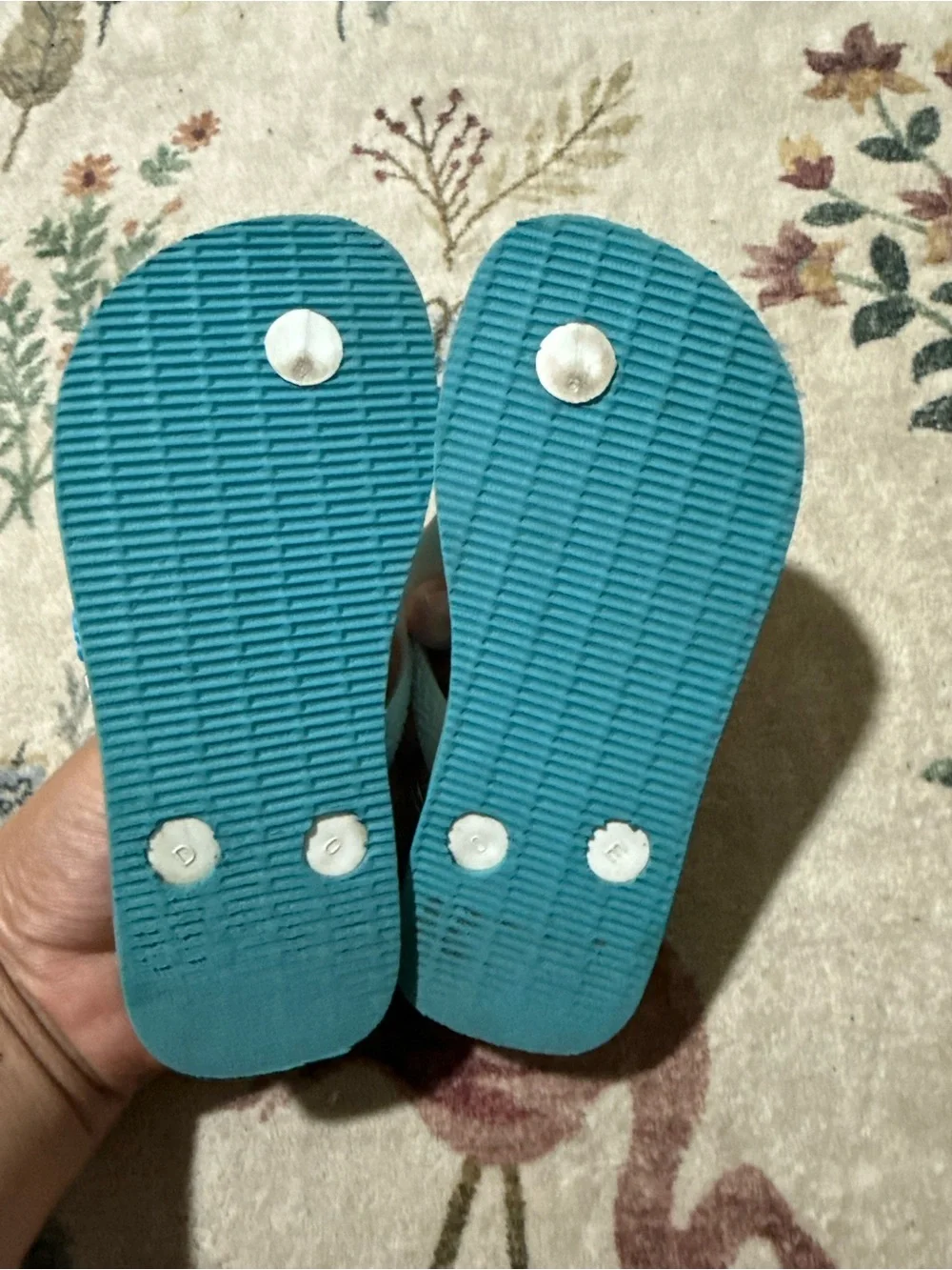 Havaianas Kids White Strap Blue Patterned Flip Flops minions C10